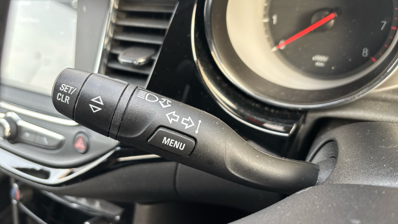 Vauxhall Astra 1.4T 16V 150 SRi 5dr Petrol Hatchback